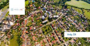 kolumbárium, urnové steny, pohľad zhora na obec v česku Vrdy